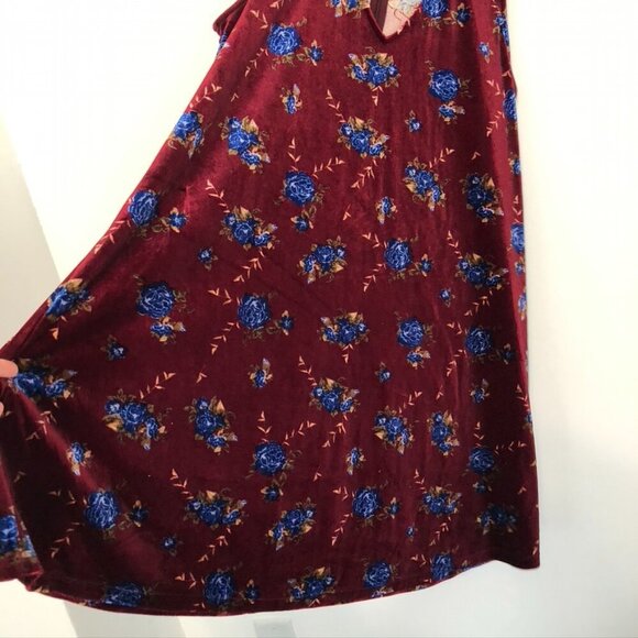 XHILARATION O-Ring Velvet Shift Dress Burgundy Maroon Red Floral Choker Cutout M - Picture 7 of 12